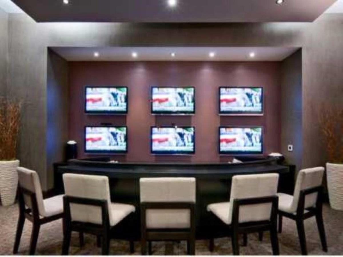 Bluebird Suites Near Newport Centre เจอร์ซีย์ซิตี้ ภายนอก รูปภาพ